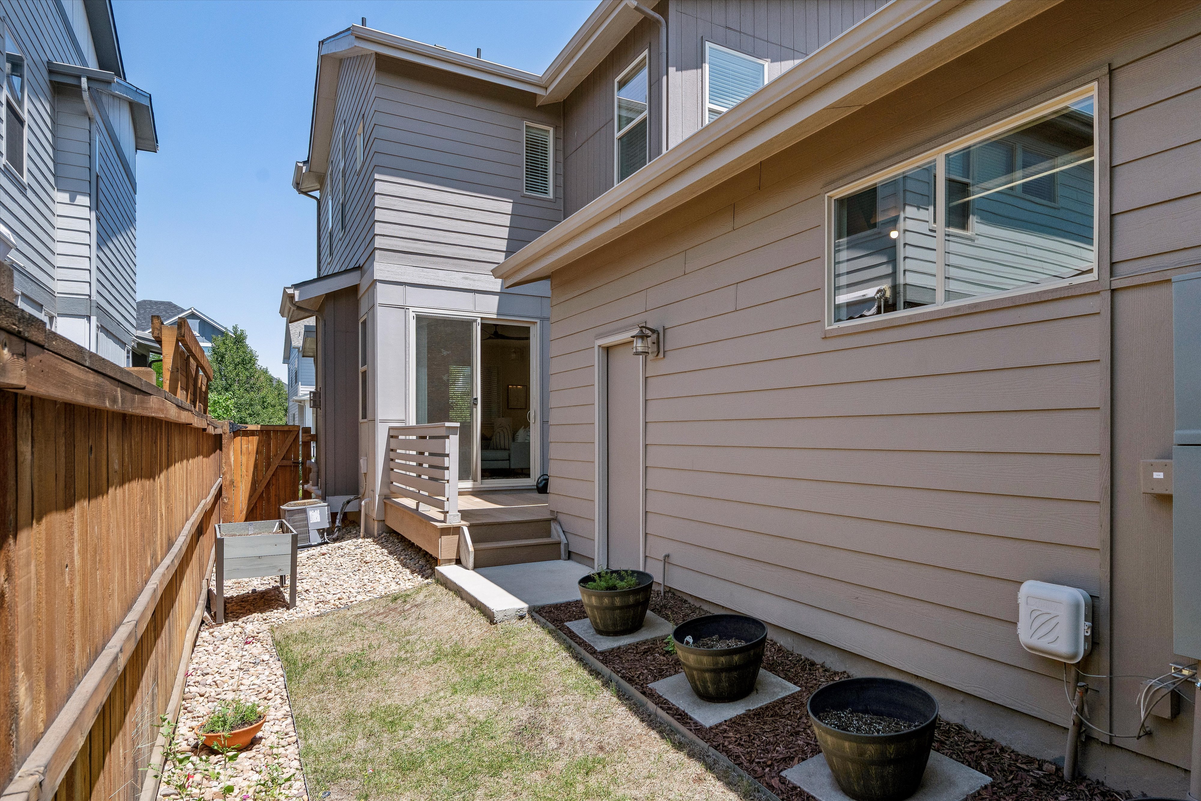  Inviting two-story single family duplex - 物件實景