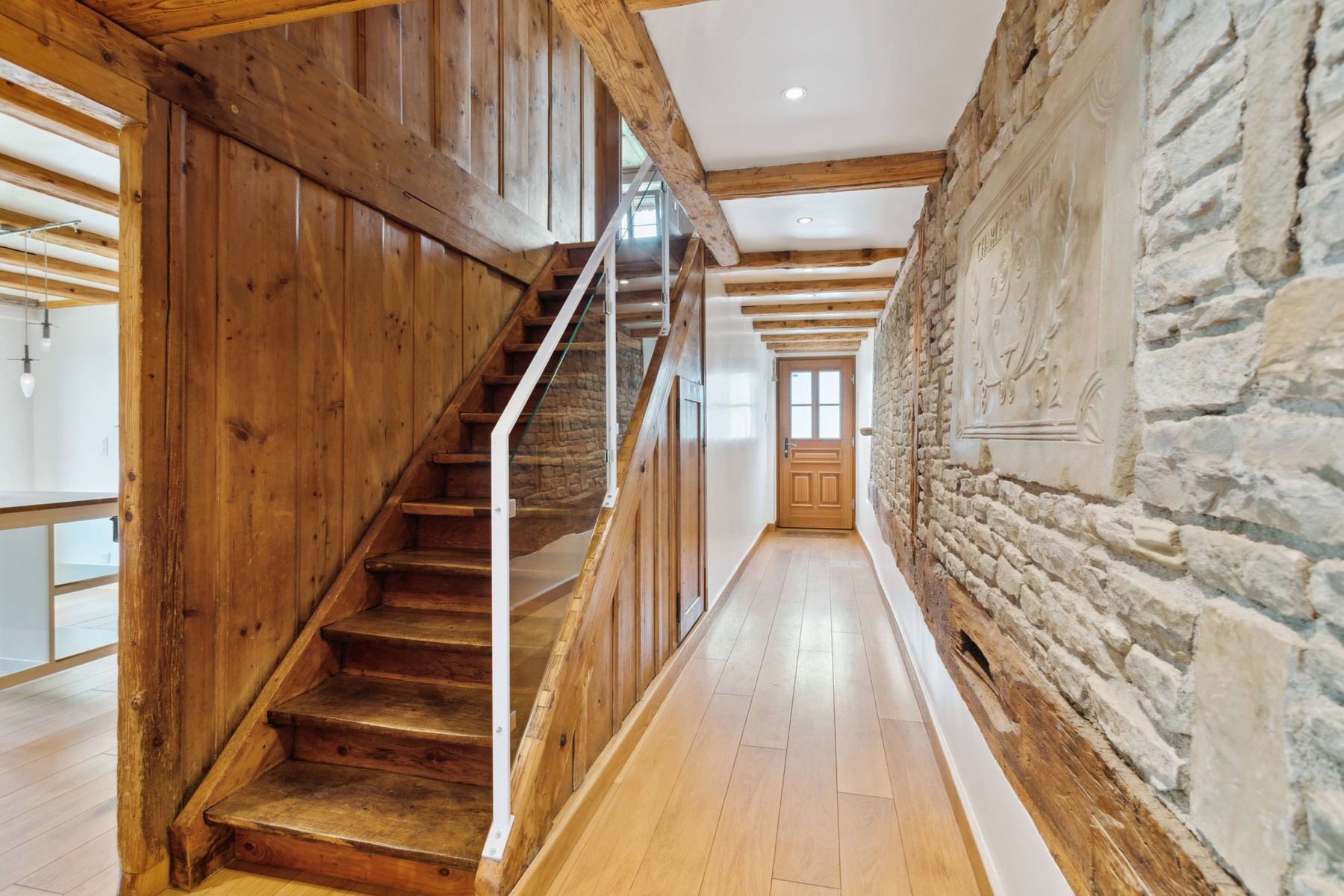  A Rare Find in Attalens – Renovated Farmhouse, Stable (2 stalls), and Spacious P - 物件實景