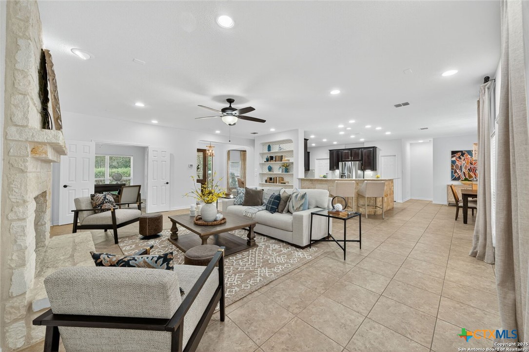 San Antonio, Texas, 78255, United States, 4 Bedrooms Bedrooms, ,3 BathroomsBathrooms,Residential,For Sale,1989721