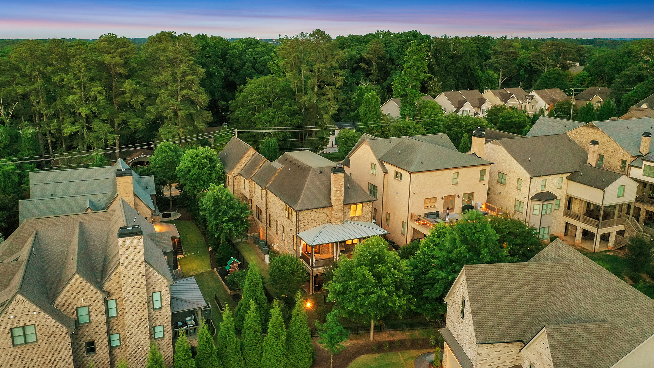  Sophisticated Brick Residence in Coveted Brookhaven Location - 物件實景