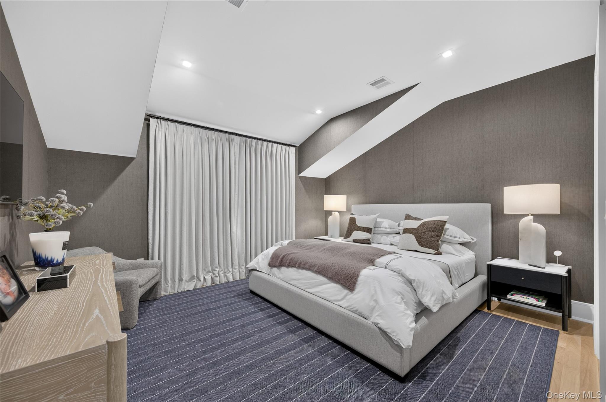  63 Three Ponds Lane W, Woodbury, NY, 11797 - 物件實景