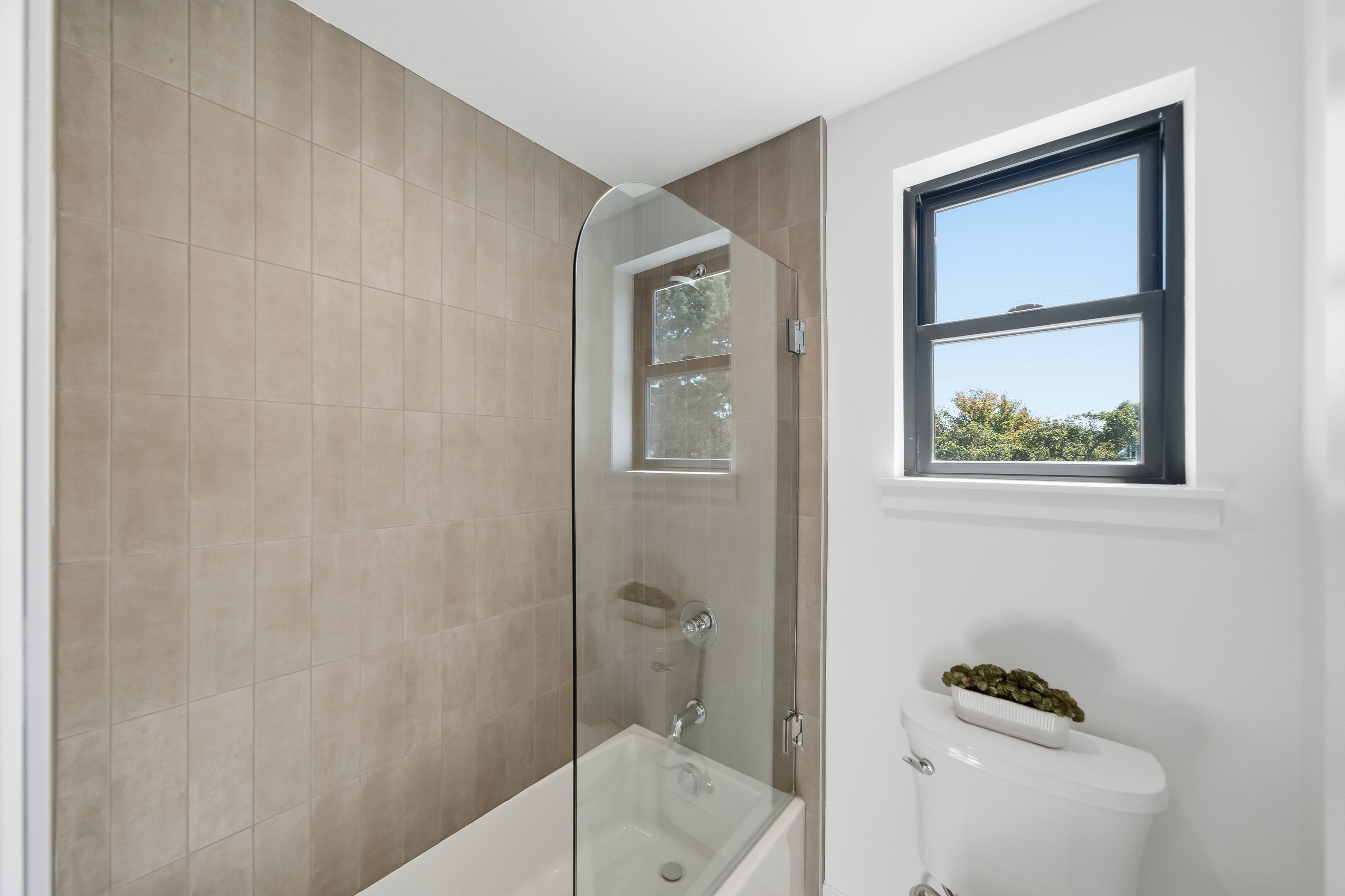  Quality New Construction in Emerald Hills - 物件實景