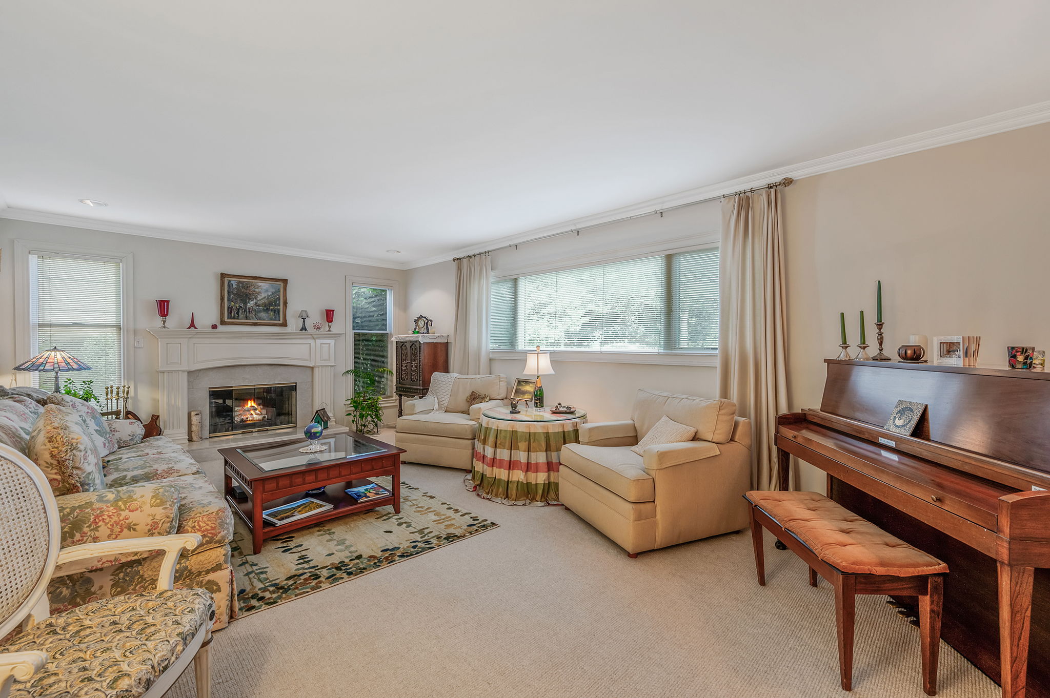 Babylon, New York, 11702, United States, 4 Bedrooms Bedrooms, ,3 BathroomsBathrooms,Residential,For Sale,1921676