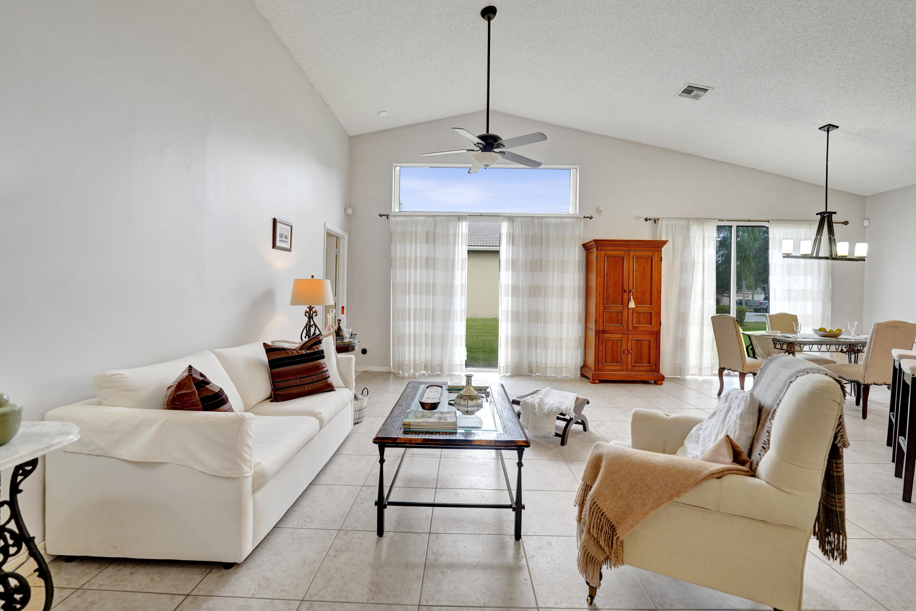 Pembroke Pines, Florida, 33332, United States, 3 Bedrooms Bedrooms, ,2 BathroomsBathrooms,Residential,For Sale,1987784