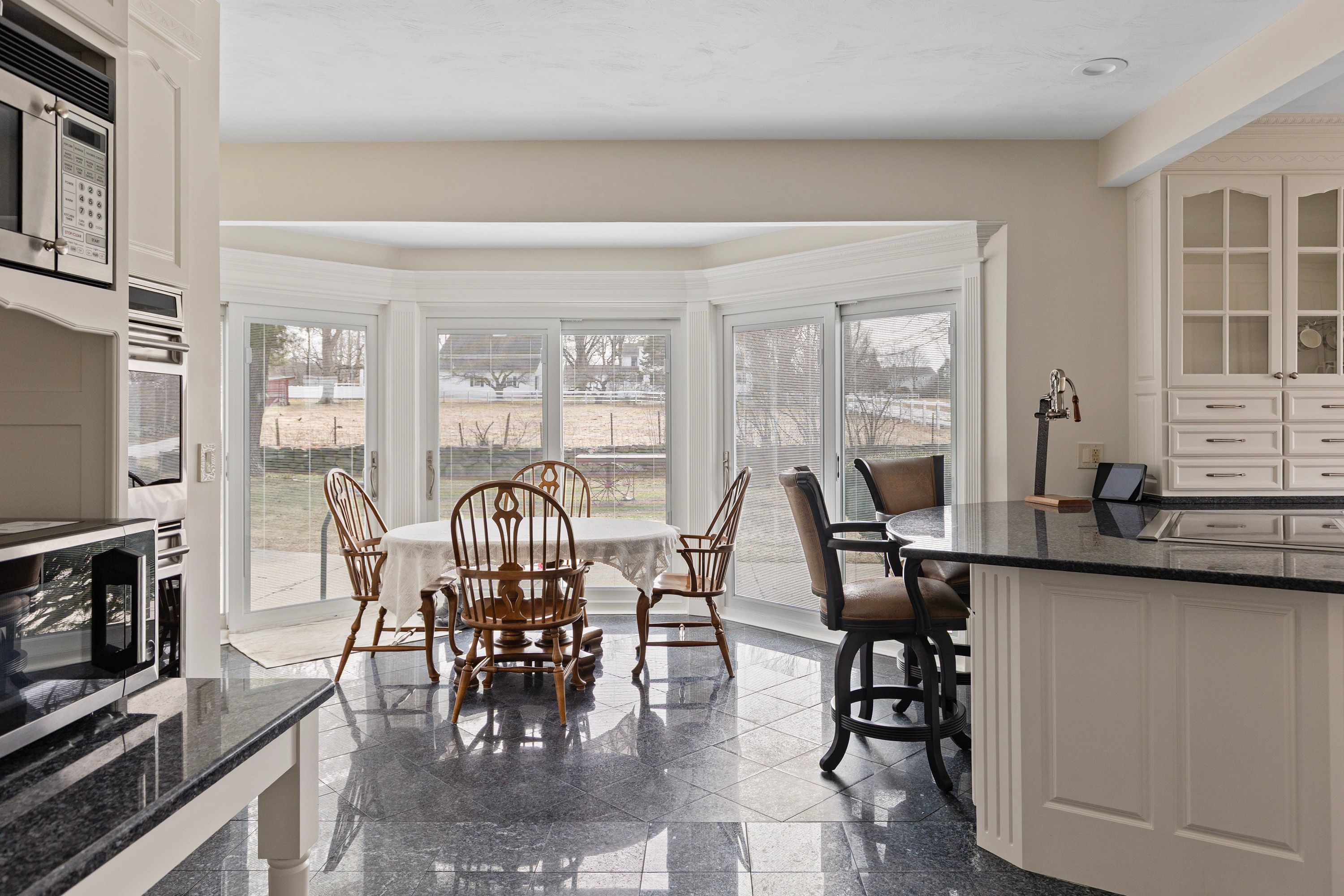  27 Old Upton Rd, Grafton, MA 01519 - 物件實景