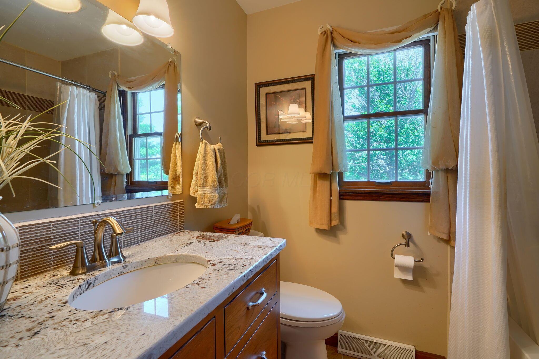 Circleville, Ohio, 43113, United States, 3 Bedrooms Bedrooms, ,3 BathroomsBathrooms,Residential,For Sale,1892160