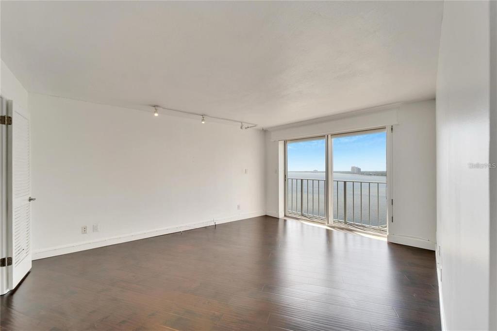 Tampa, Florida, 33629, United States, 2 Bedrooms Bedrooms, ,2 BathroomsBathrooms,Residential,For Sale,1993364