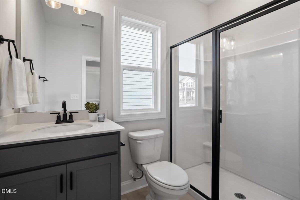 Fuquay Varina, North Carolina, 27526, United States, 5 Bedrooms Bedrooms, ,3 BathroomsBathrooms,Residential,For Sale,1973834