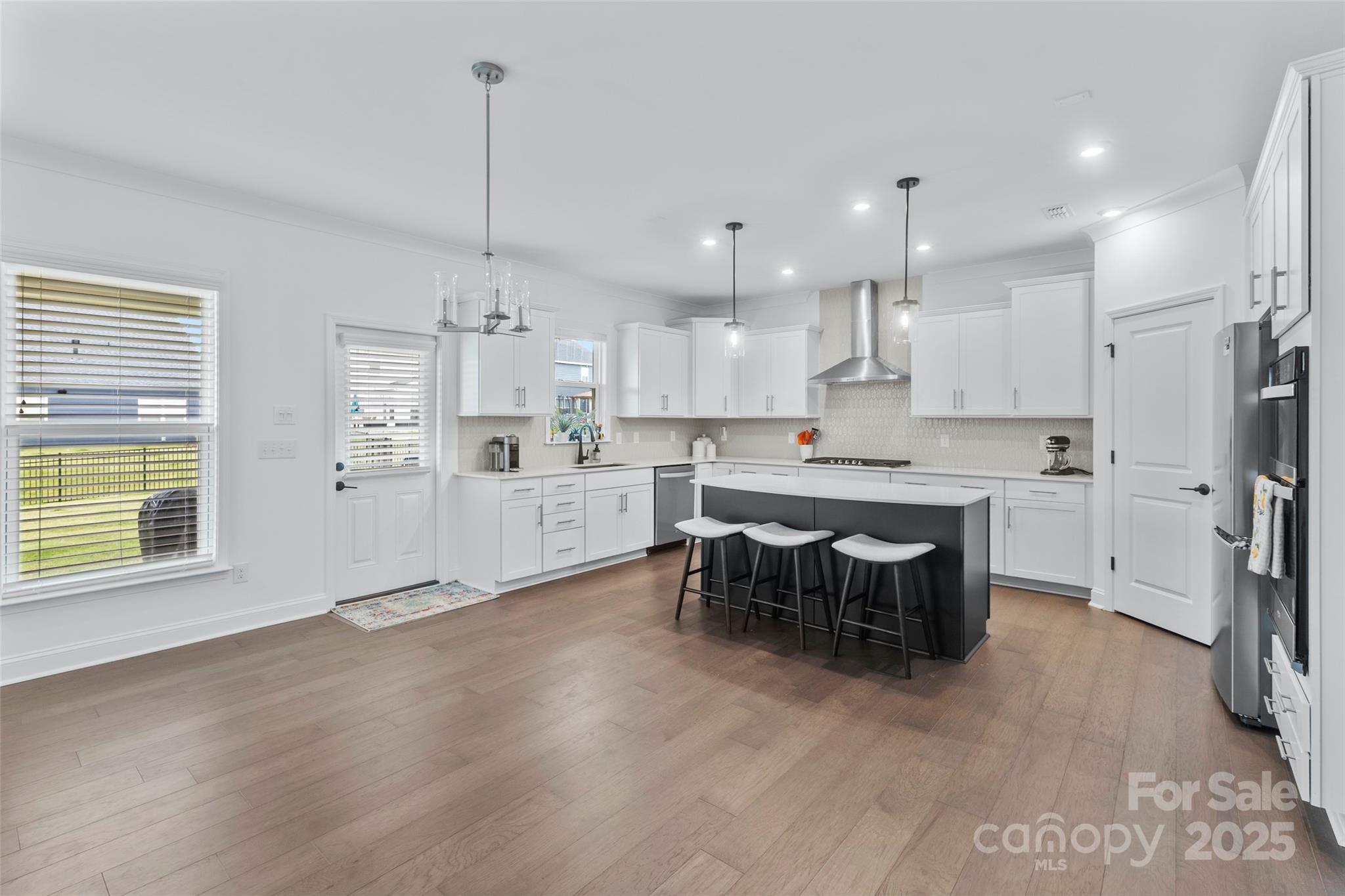 Charlotte, North Carolina, 28278, United States, 5 Bedrooms Bedrooms, ,5 BathroomsBathrooms,Residential,For Sale,1866050