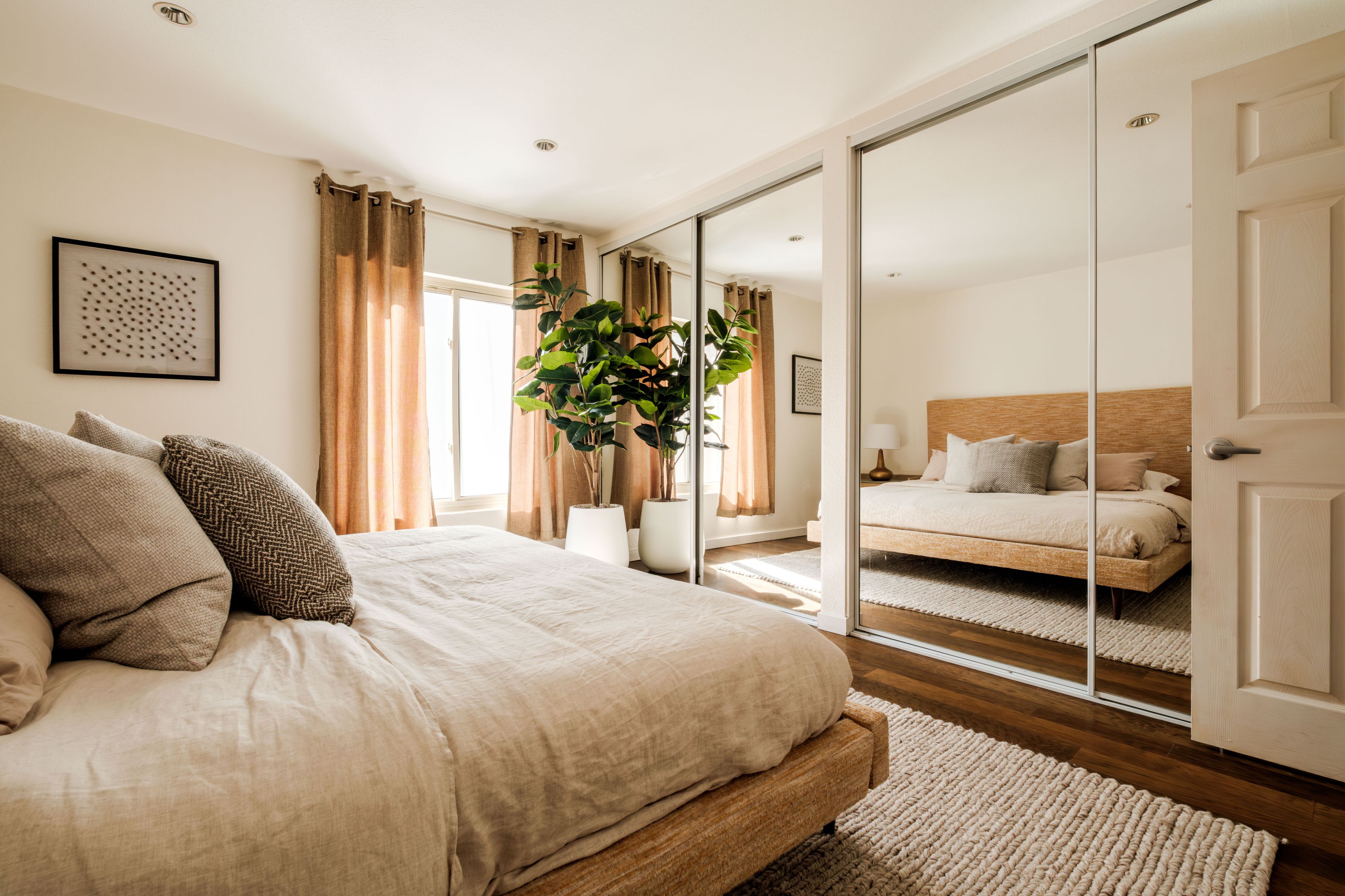  141 South Clark Drive, #404 - 物件實景