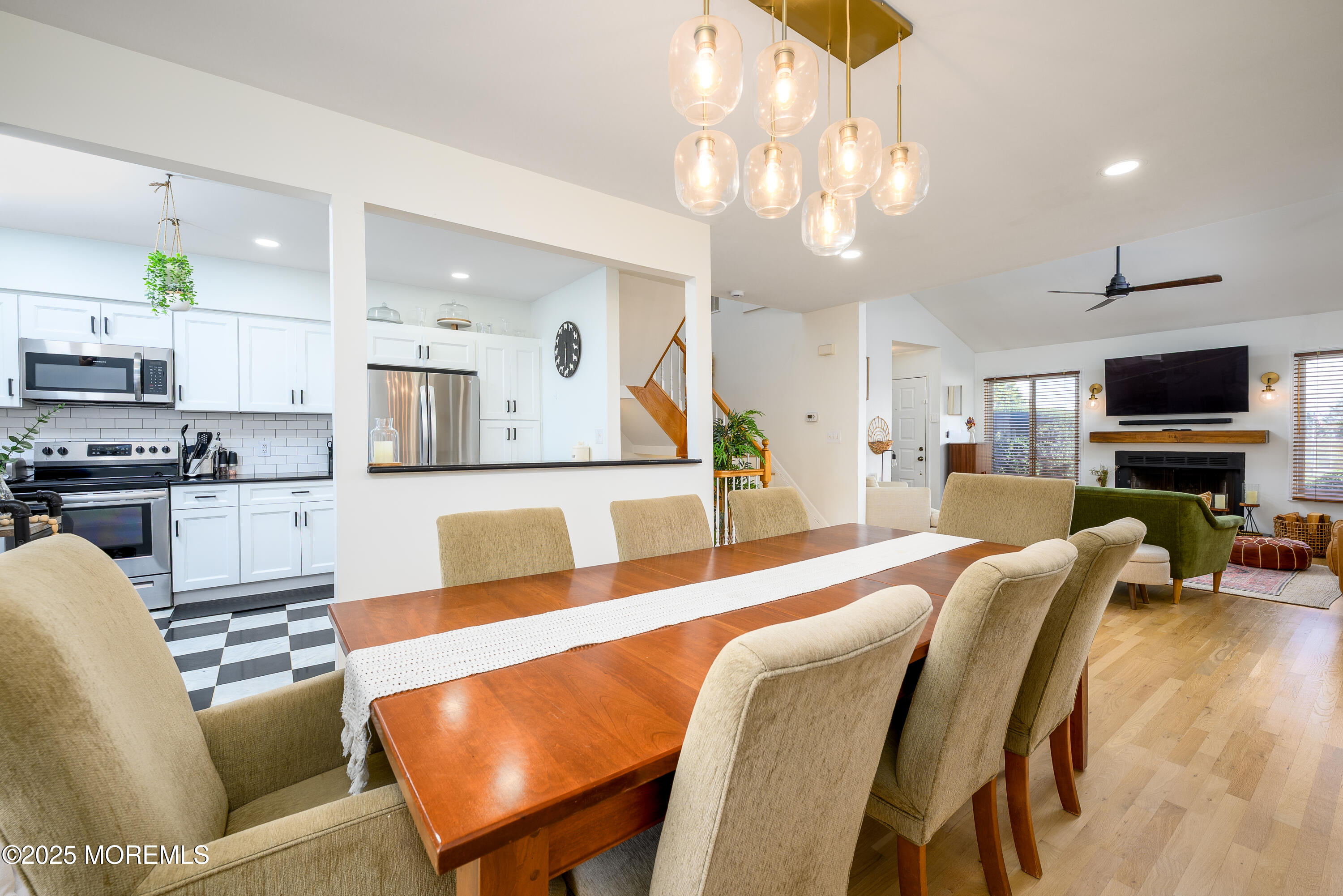 Red Bank, New Jersey, 07701, United States, 2 Bedrooms Bedrooms, ,3 BathroomsBathrooms,Residential,For Sale,1970602