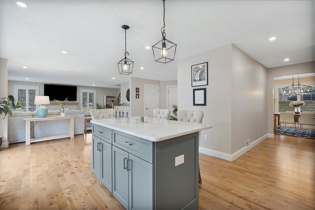 Sturbridge, Massachusetts, 01566, United States, 4 Bedrooms Bedrooms, ,4 BathroomsBathrooms,Residential,For Sale,1801654