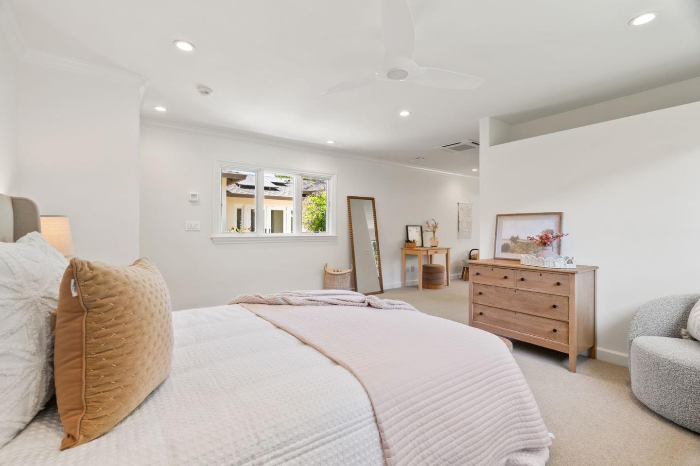 Los Gatos, California, 95032, United States, 4 Bedrooms Bedrooms, ,4 BathroomsBathrooms,Residential,For Sale,1918329