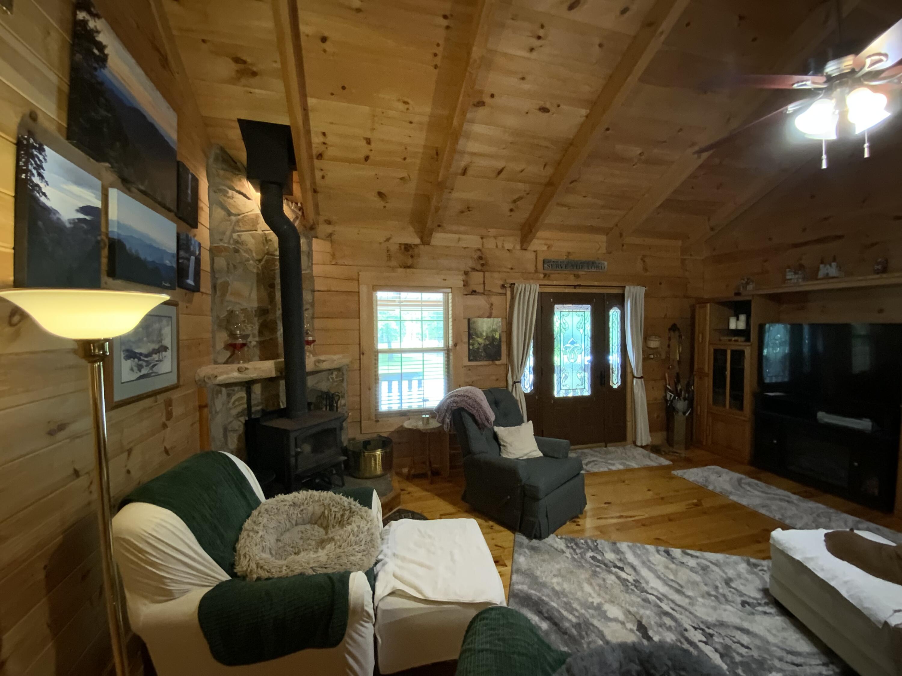 Tracy City, Tennessee, 37387, United States, 3 Bedrooms Bedrooms, ,Residential,For Sale,1979741