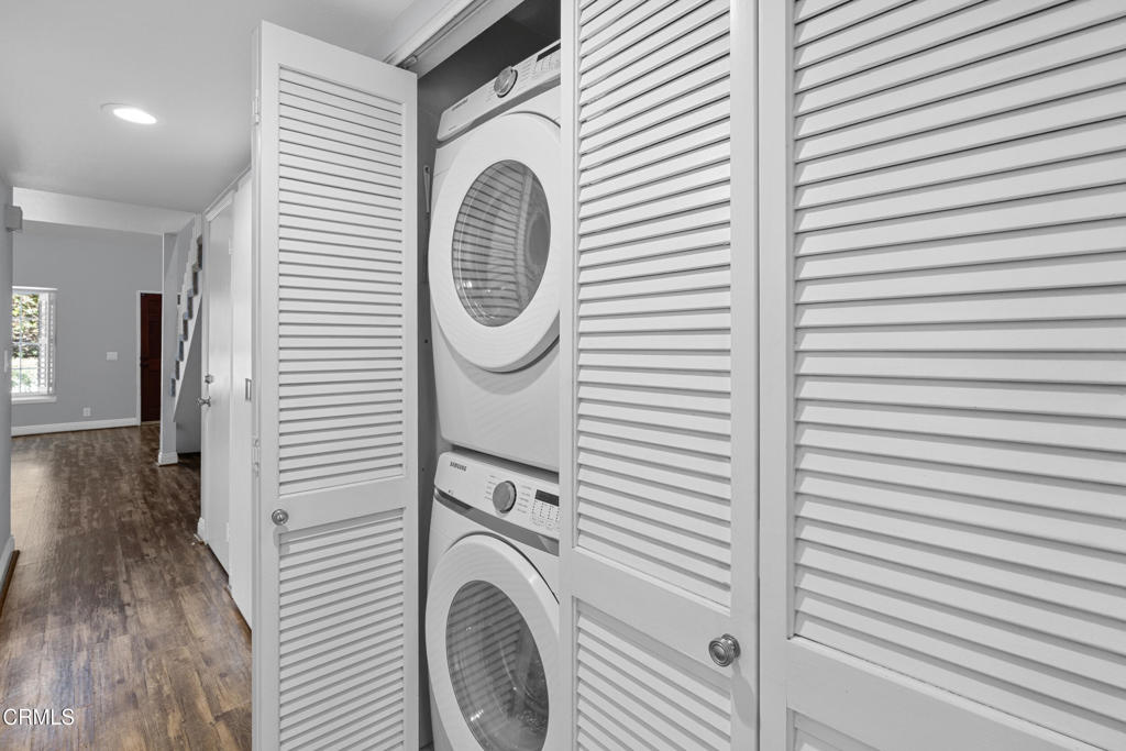 Ventura, California, 93004, United States, 2 Bedrooms Bedrooms, ,2 BathroomsBathrooms,Residential,For Sale,1934280