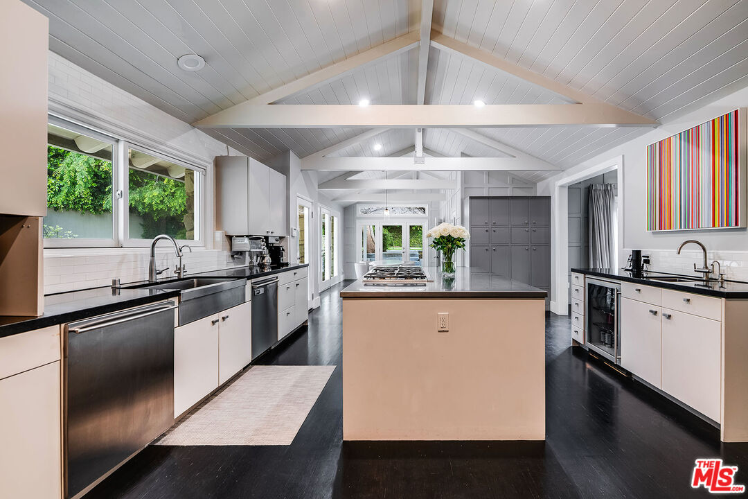Los Angeles, California, 90077, United States, 5 Bedrooms Bedrooms, ,7 BathroomsBathrooms,Residential,For Sale,1827640
