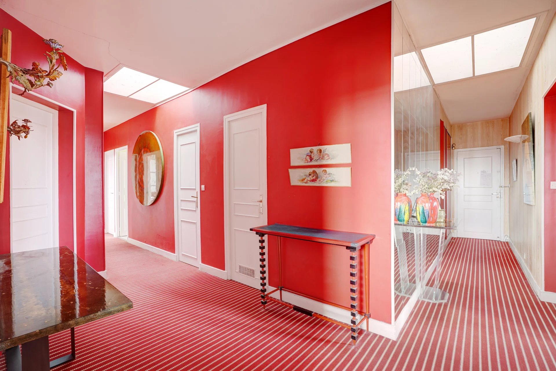 Versailles, Île-de-France, 78000, FR, 5 Bedrooms Bedrooms, ,4 BathroomsBathrooms,Residential,For Sale,2002100