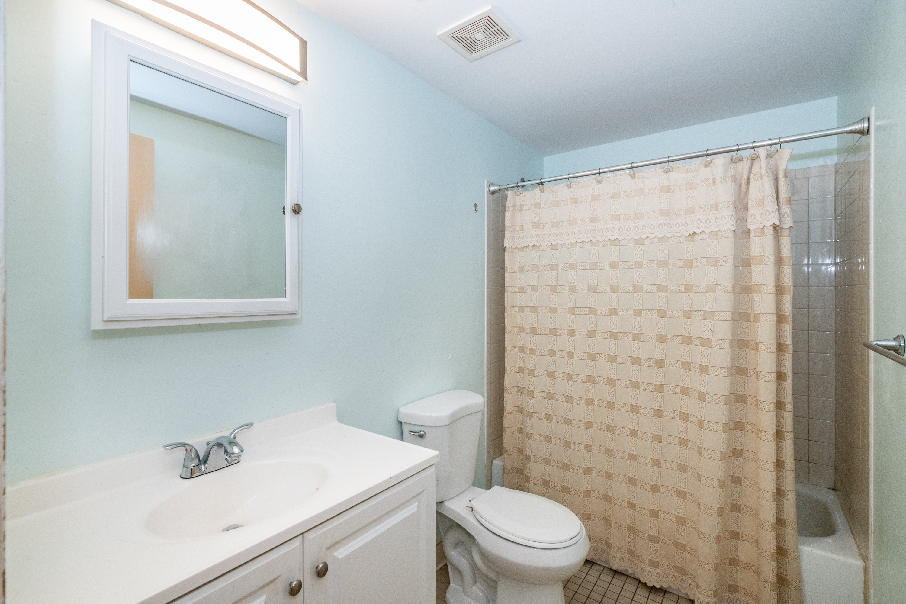 Bronx, New York, 10743, United States, 5 Bedrooms Bedrooms, ,3 BathroomsBathrooms,Residential,For Sale,1823007