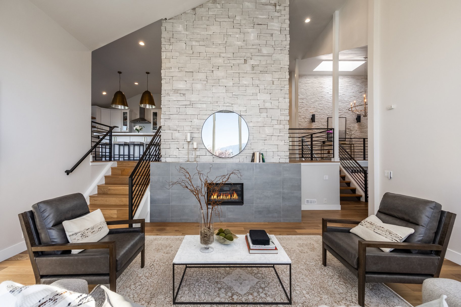  Stunning East Capitol Renovation - 物件實景