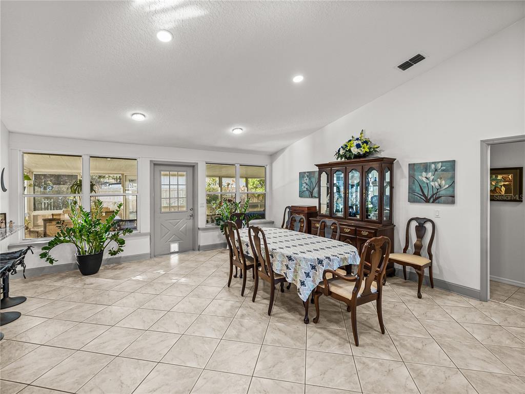 Lakeland, Florida, 33810, United States, 5 Bedrooms Bedrooms, ,4 BathroomsBathrooms,Residential,For Sale,1696884