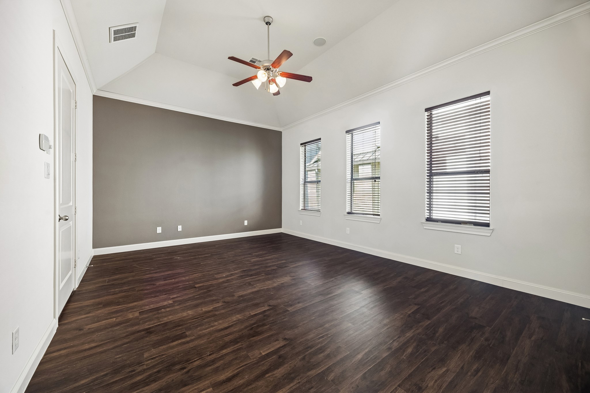  5718 Kansas Street D - 物件實景