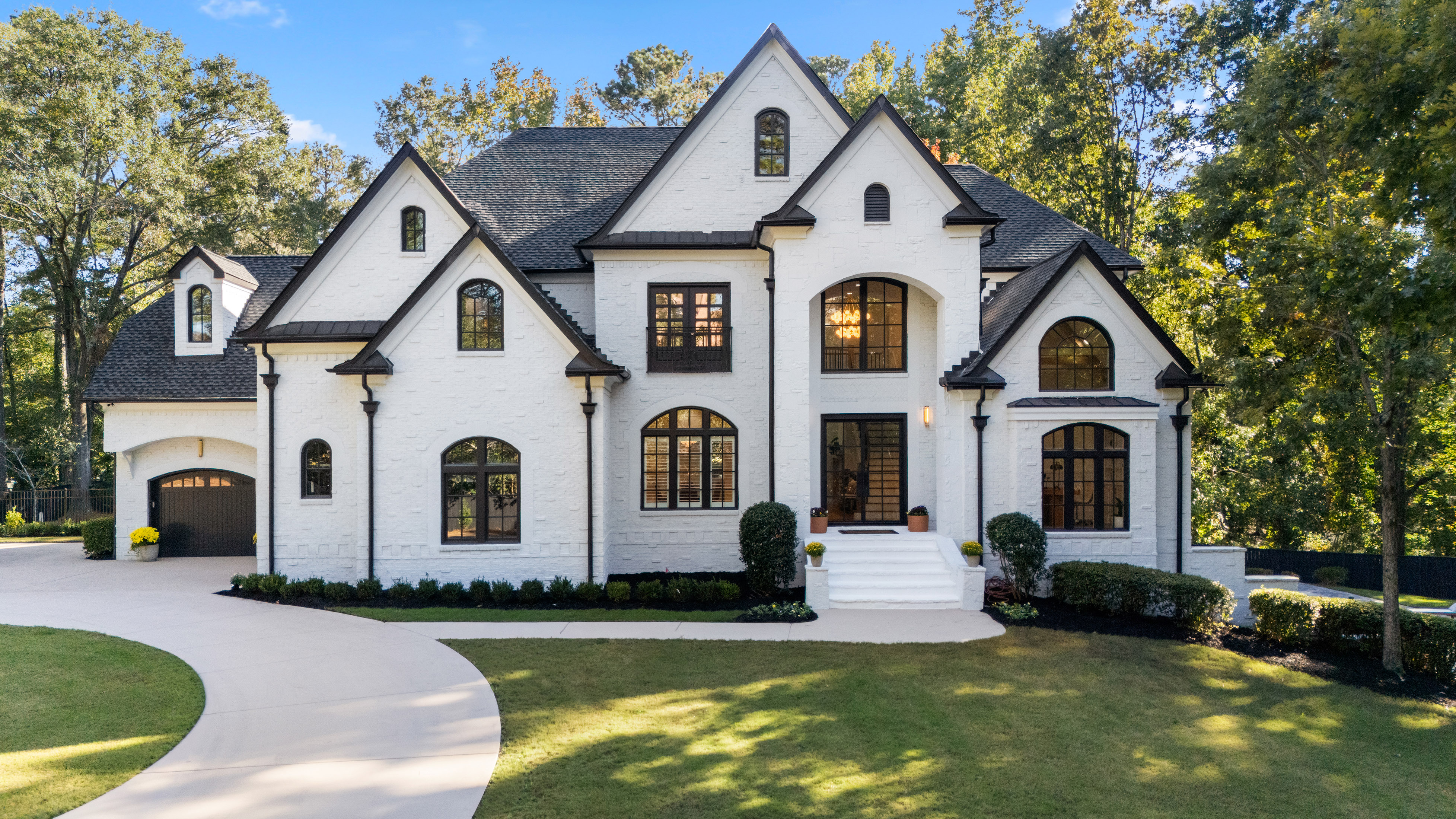  Exceptional Estate Combines Modern Luxury and Timeless Elegance - 物件實景