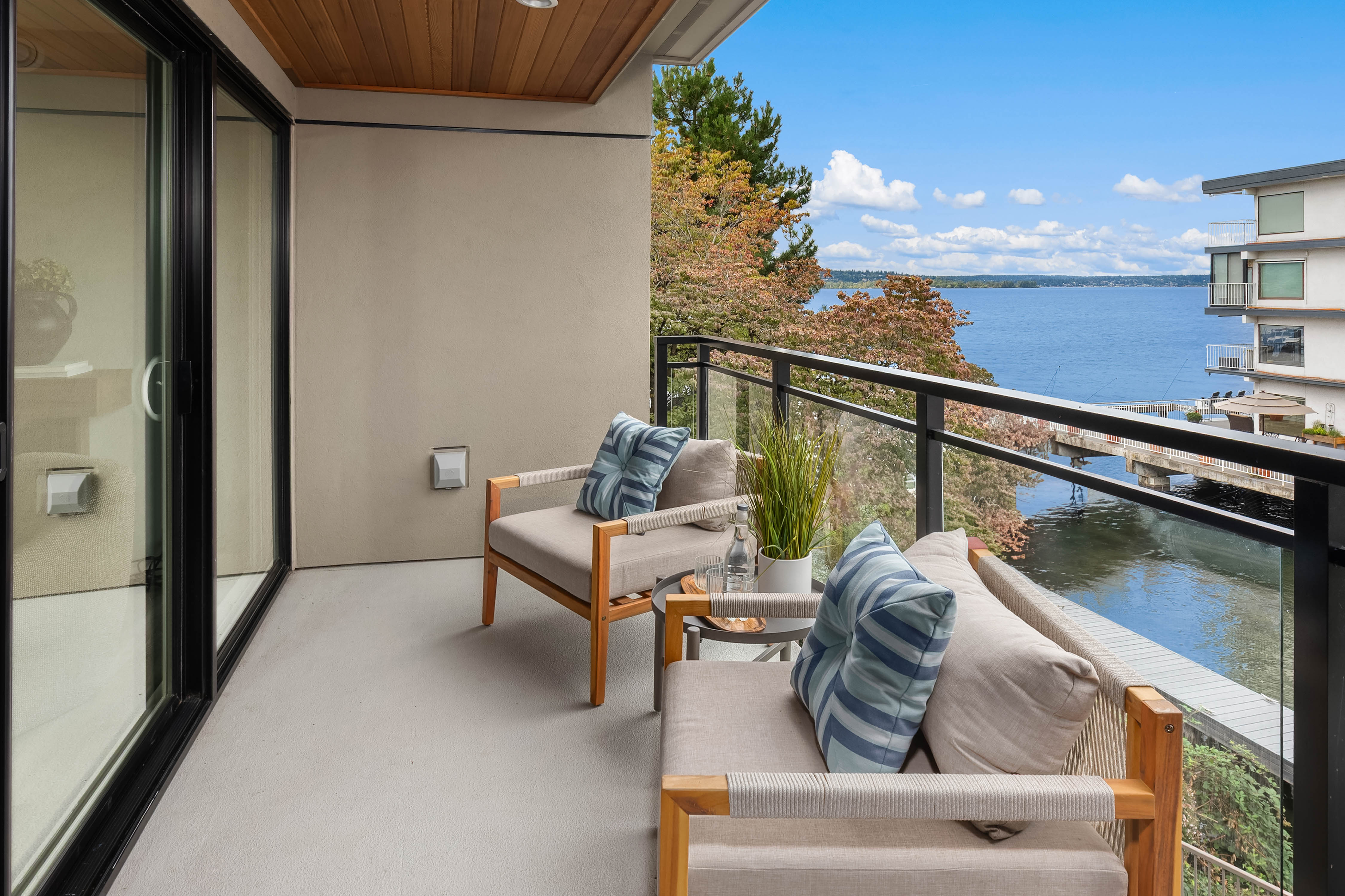  6401 Lake Washington Blvd NE Unit #307, Kirkland, WA 98033 - 物件實景