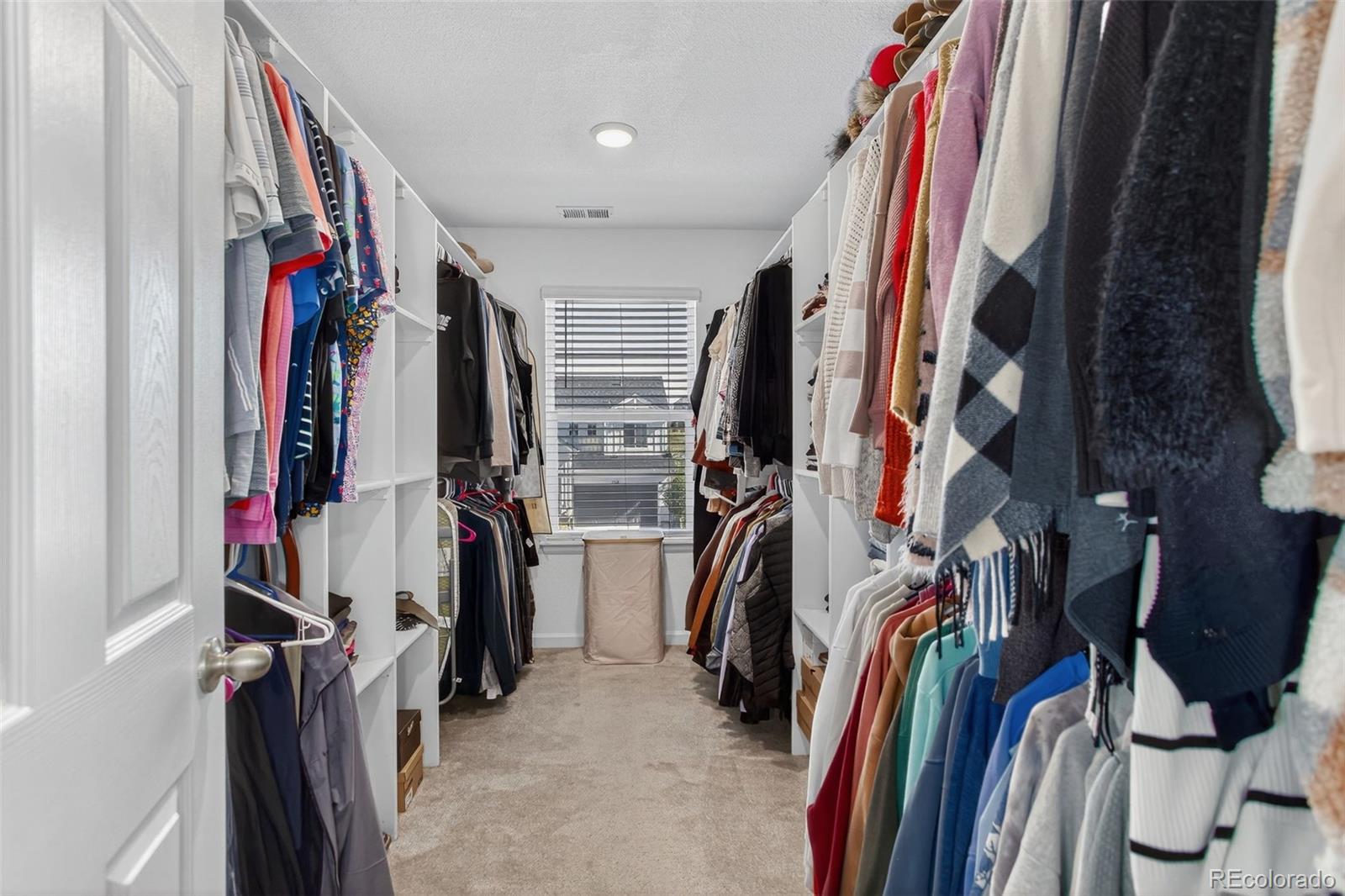 Castle Rock, Colorado, 80104, United States, 3 Bedrooms Bedrooms, ,2 BathroomsBathrooms,Residential,For Sale,1967525