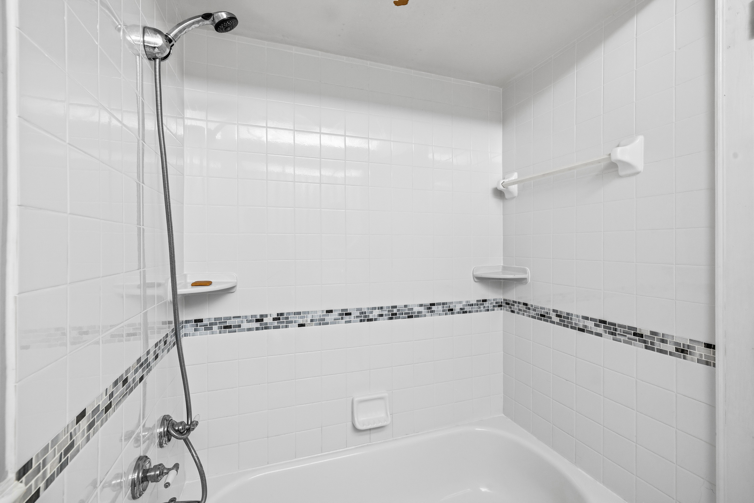 Tampa, Florida, 33618, United States, 3 Bedrooms Bedrooms, ,2 BathroomsBathrooms,Residential,For Sale,1994260