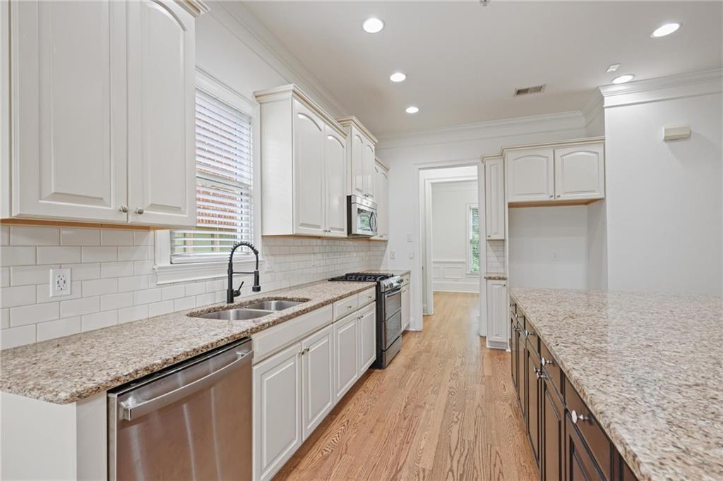 Marietta, Georgia, 30060, United States, 4 Bedrooms Bedrooms, ,3 BathroomsBathrooms,Residential,For Sale,1990484