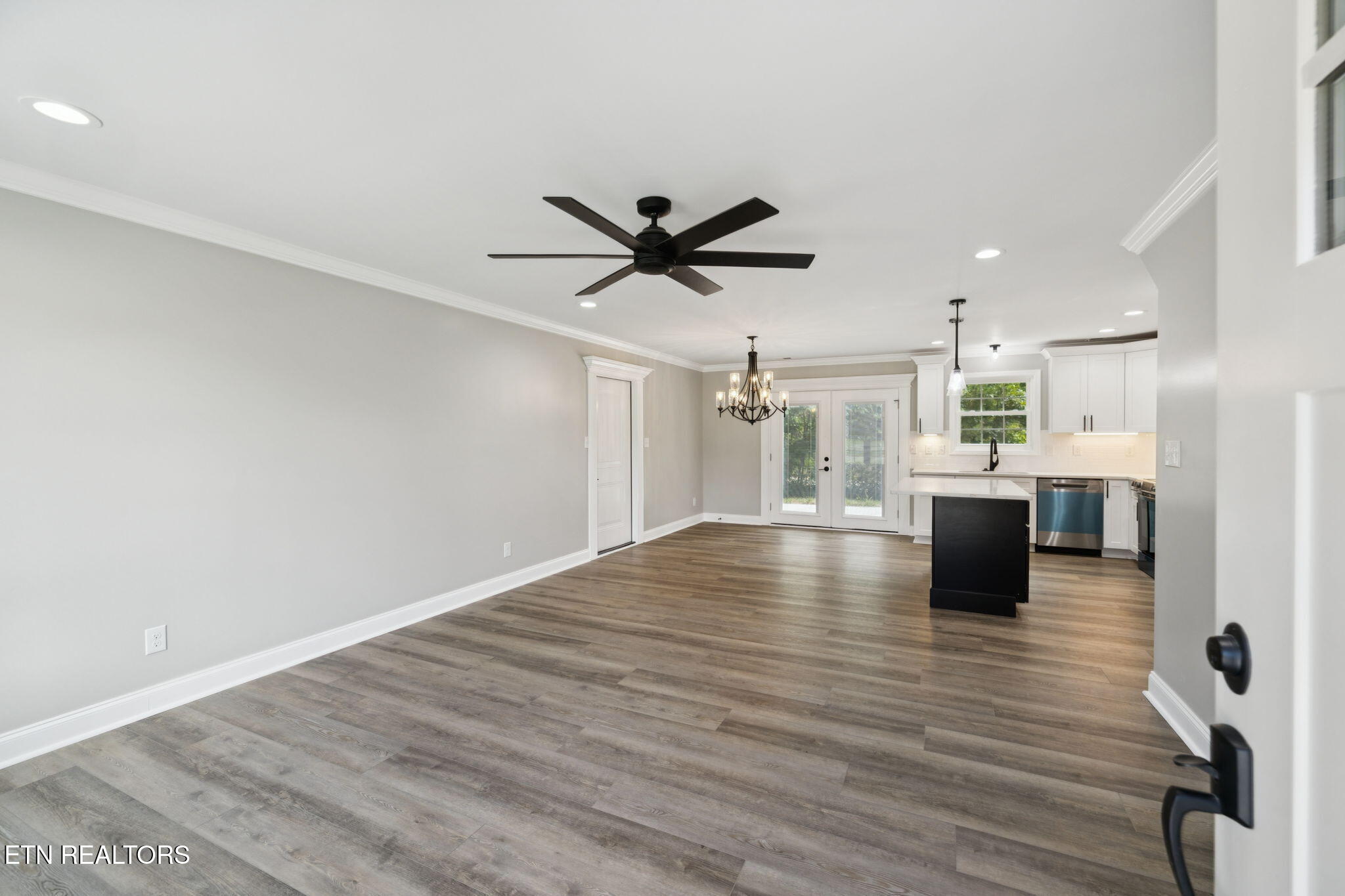 Maryville, Tennessee, 37803, United States, 4 Bedrooms Bedrooms, ,4 BathroomsBathrooms,Residential,For Sale,1874124