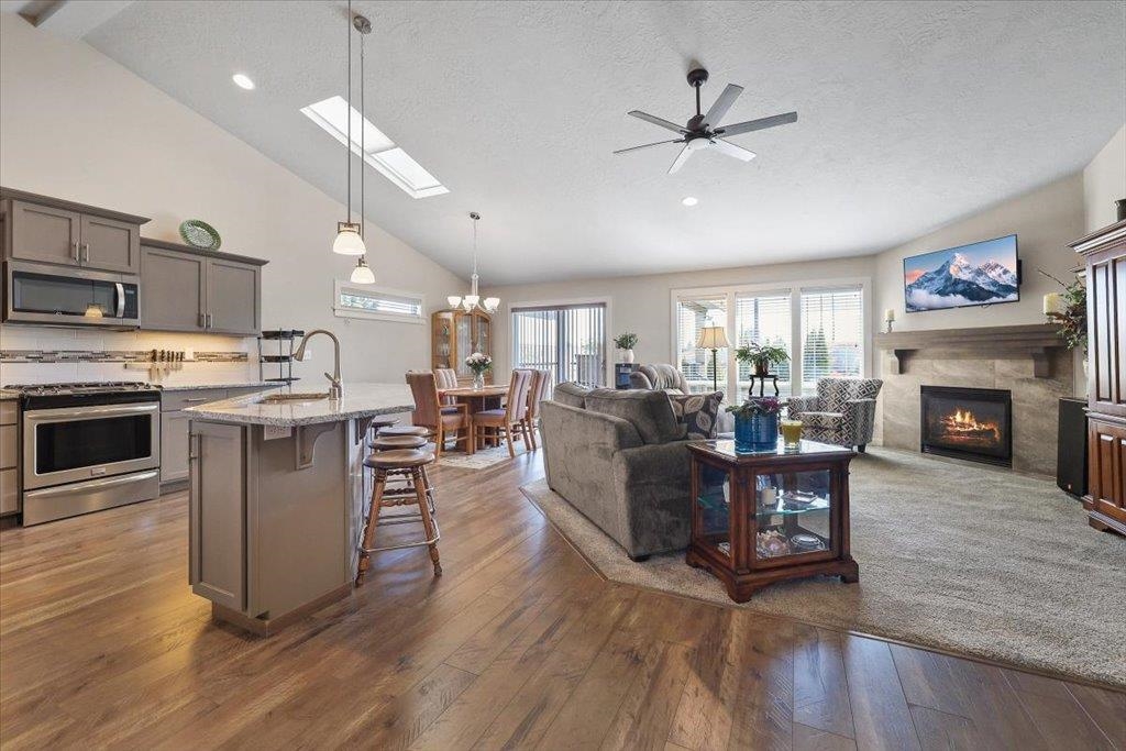 Spokane, Washington, 99217, United States, 3 Bedrooms Bedrooms, ,2 BathroomsBathrooms,Residential,For Sale,1955840