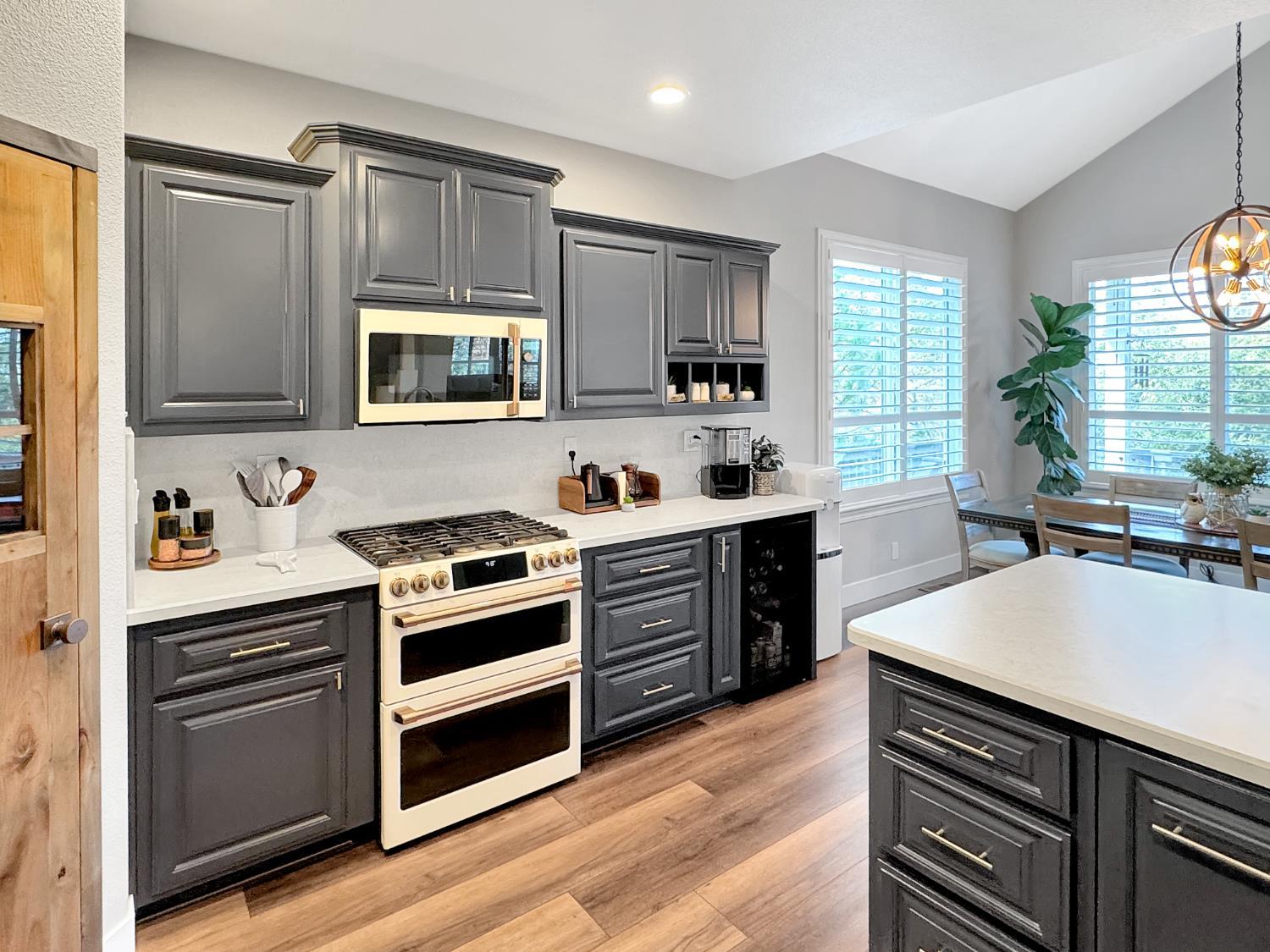 Colfax, California, 95713, United States, 5 Bedrooms Bedrooms, ,3 BathroomsBathrooms,Residential,For Sale,2002832