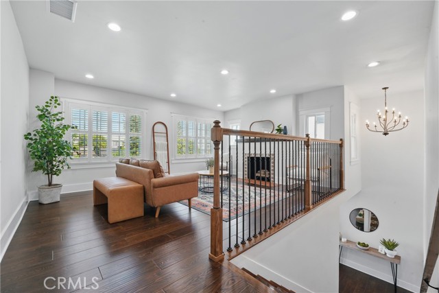 Los Angeles, California, 90018, United States, 5 Bedrooms Bedrooms, ,5 BathroomsBathrooms,Residential,For Sale,1984330