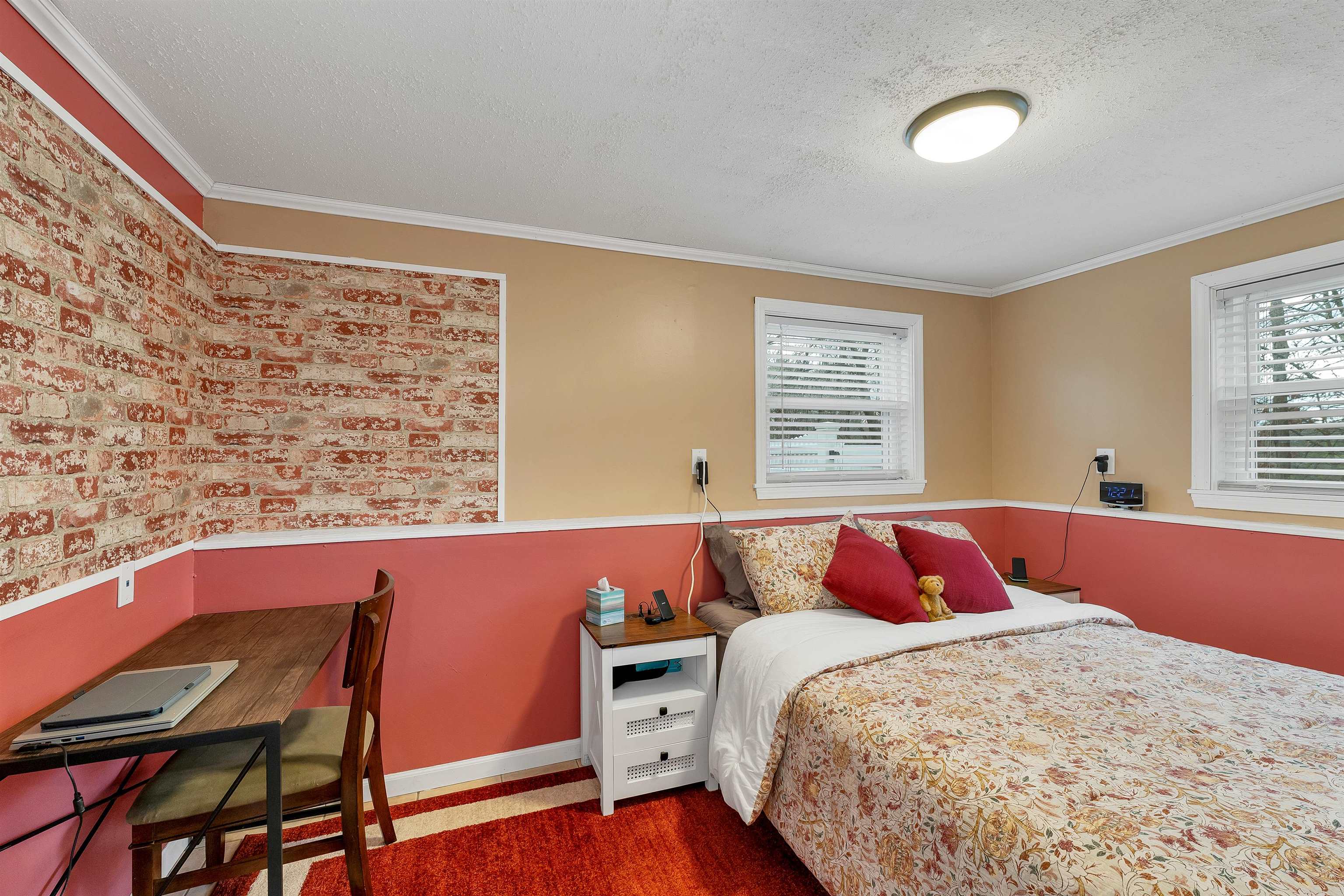 Hooksett, New Hampshire, 03106, United States, 3 Bedrooms Bedrooms, ,2 BathroomsBathrooms,Residential,For Sale,1992104