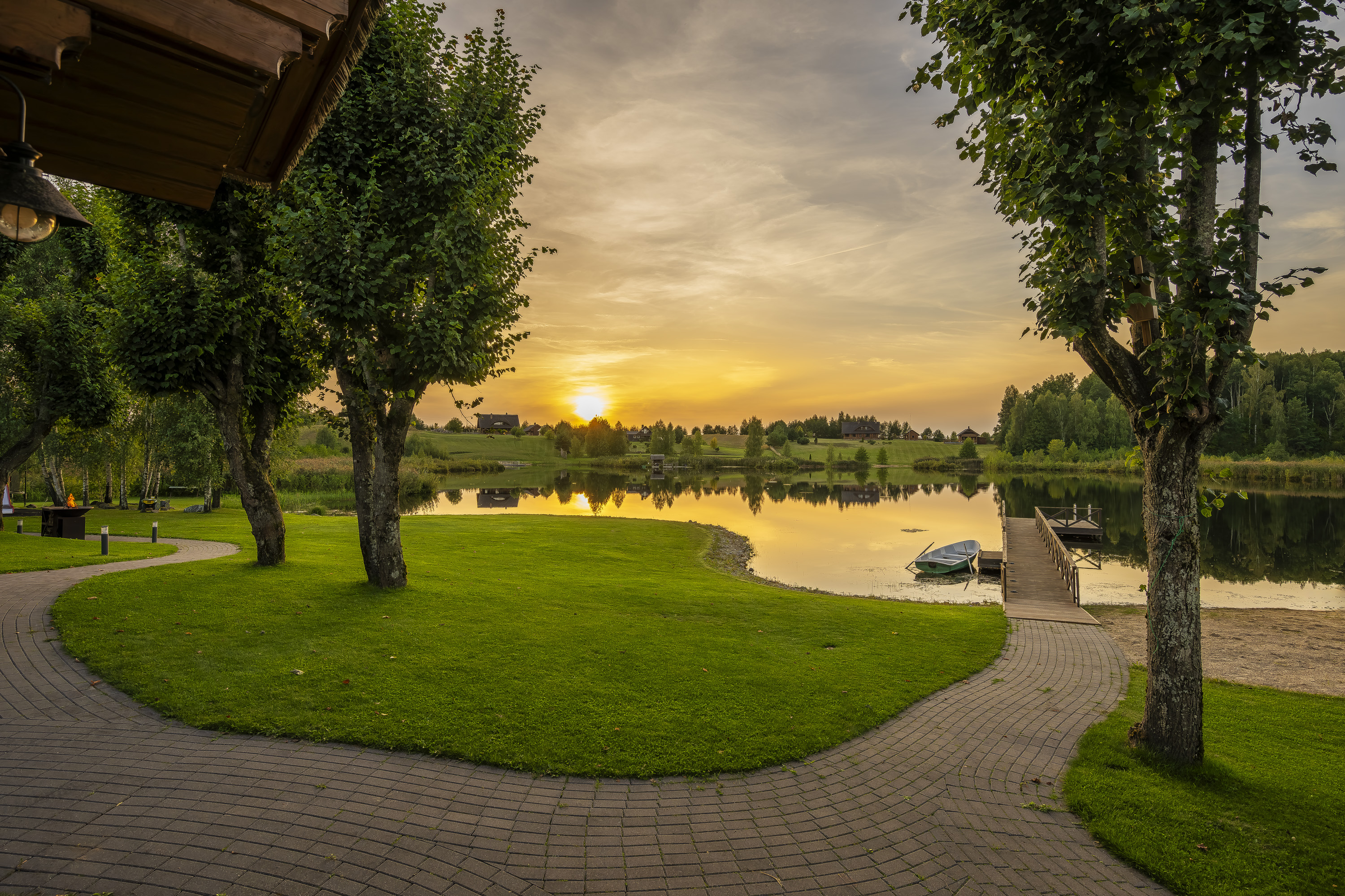  Romantic family homestead with a long lakeside - 物件實景