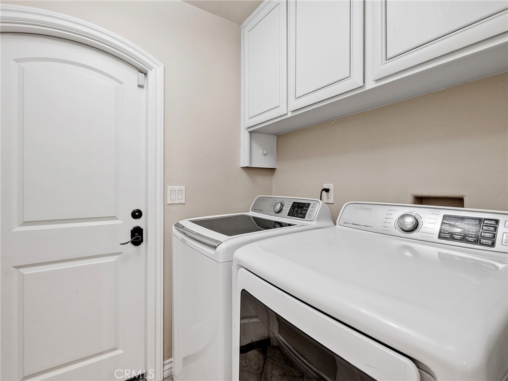 Victorville, California, 92395, United States, 4 Bedrooms Bedrooms, ,3 BathroomsBathrooms,Residential,For Sale,1991759