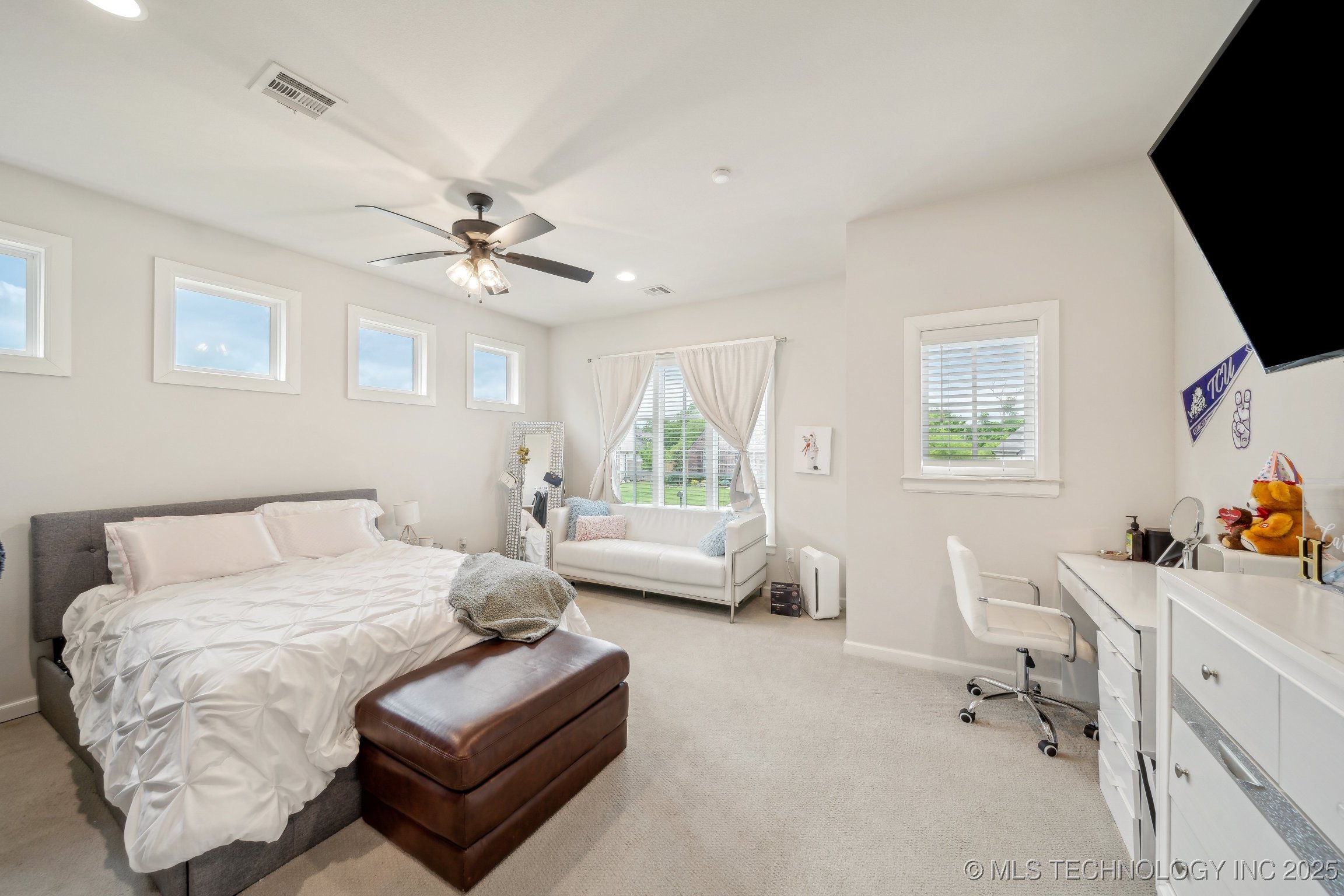Bixby, Oklahoma, 74008, United States, 4 Bedrooms Bedrooms, ,3 BathroomsBathrooms,Residential,For Sale,1838090