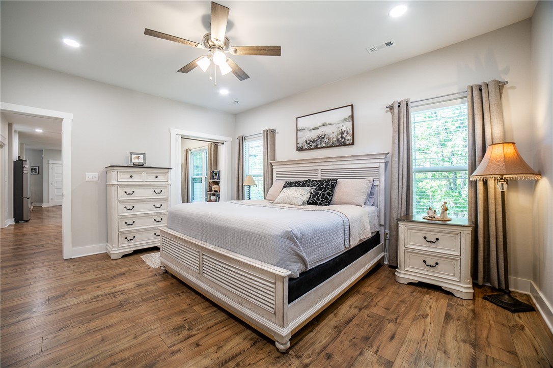 Bella Vista, Arkansas, 72714, United States, 3 Bedrooms Bedrooms, ,3 BathroomsBathrooms,Residential,For Sale,1959156