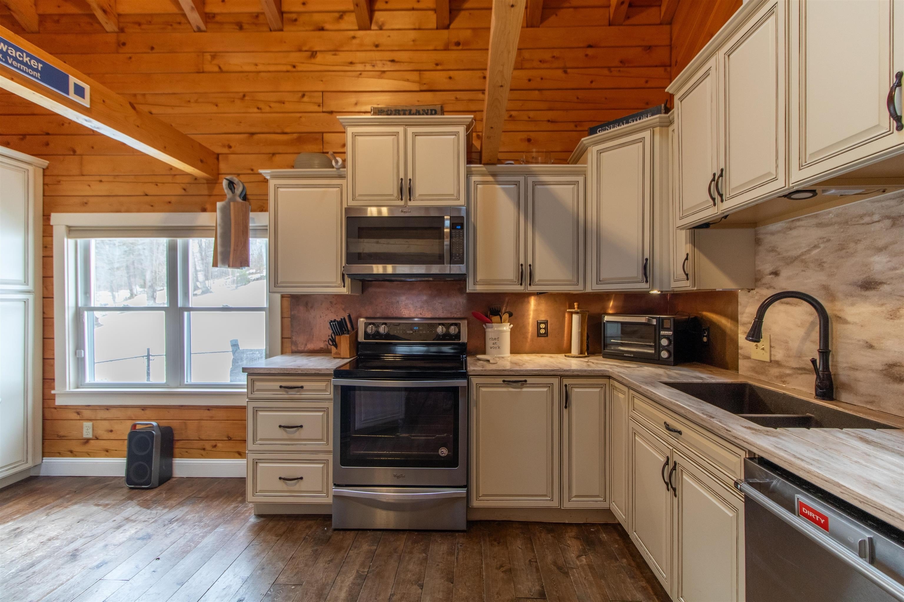 Lyndon, Vermont, 05851, United States, 3 Bedrooms Bedrooms, ,1 BathroomBathrooms,Residential,For Sale,2038381
