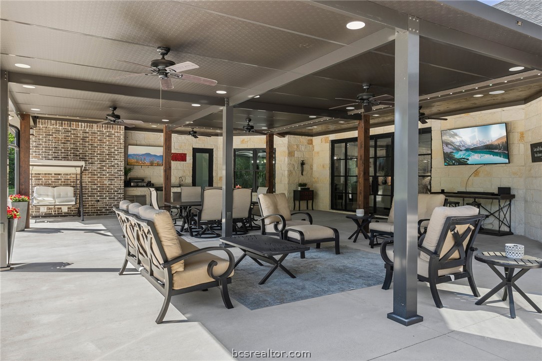 Iola, Texas, 77861, United States, 4 Bedrooms Bedrooms, ,5 BathroomsBathrooms,Residential,For Sale,2026143