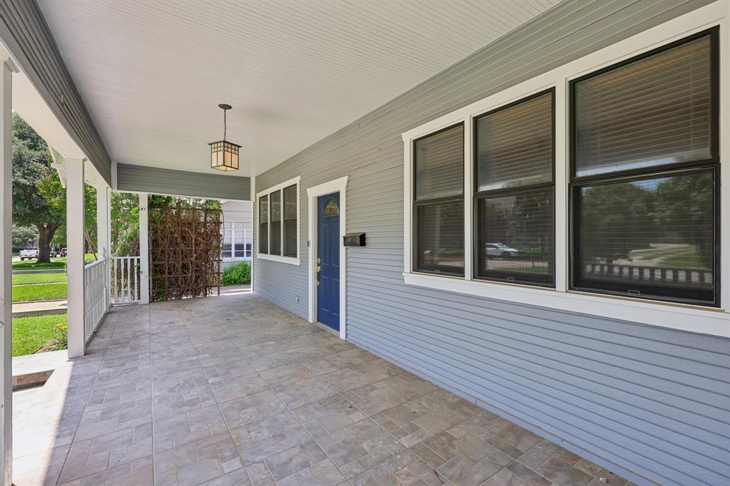 Fort Worth, Texas, 76107, United States, 5 Bedrooms Bedrooms, ,3 BathroomsBathrooms,Residential,For Sale,1915369