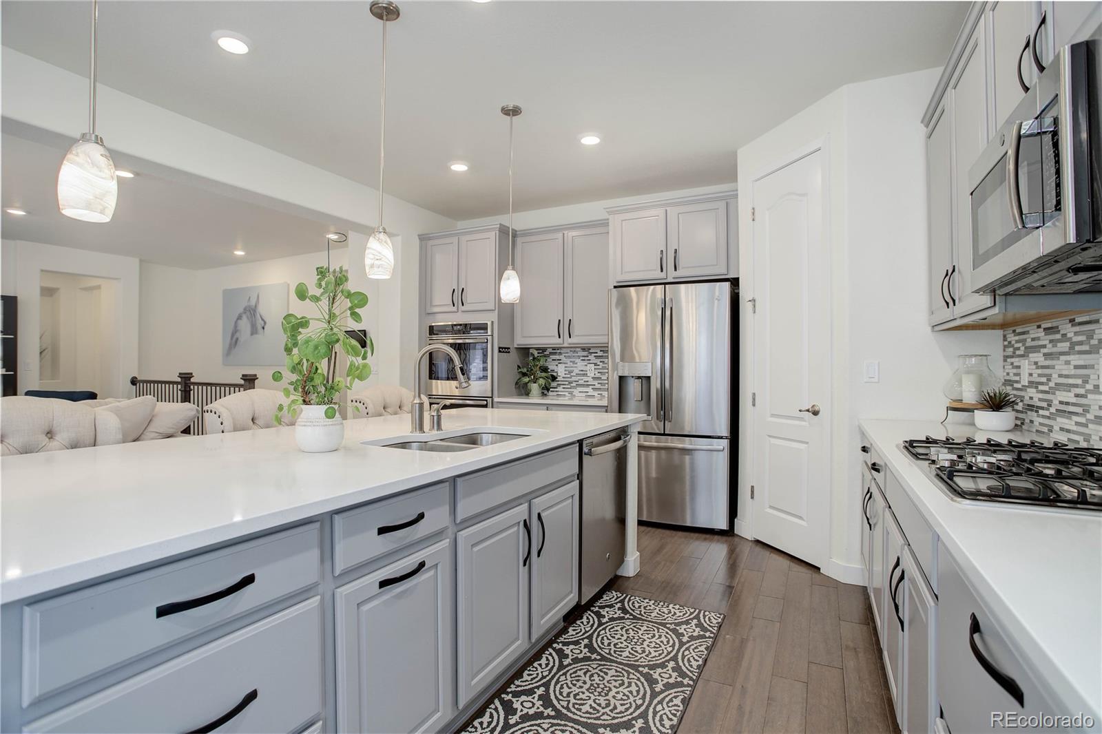 Littleton, Colorado, 80125, United States, 4 Bedrooms Bedrooms, ,3 BathroomsBathrooms,Residential,For Sale,1735899
