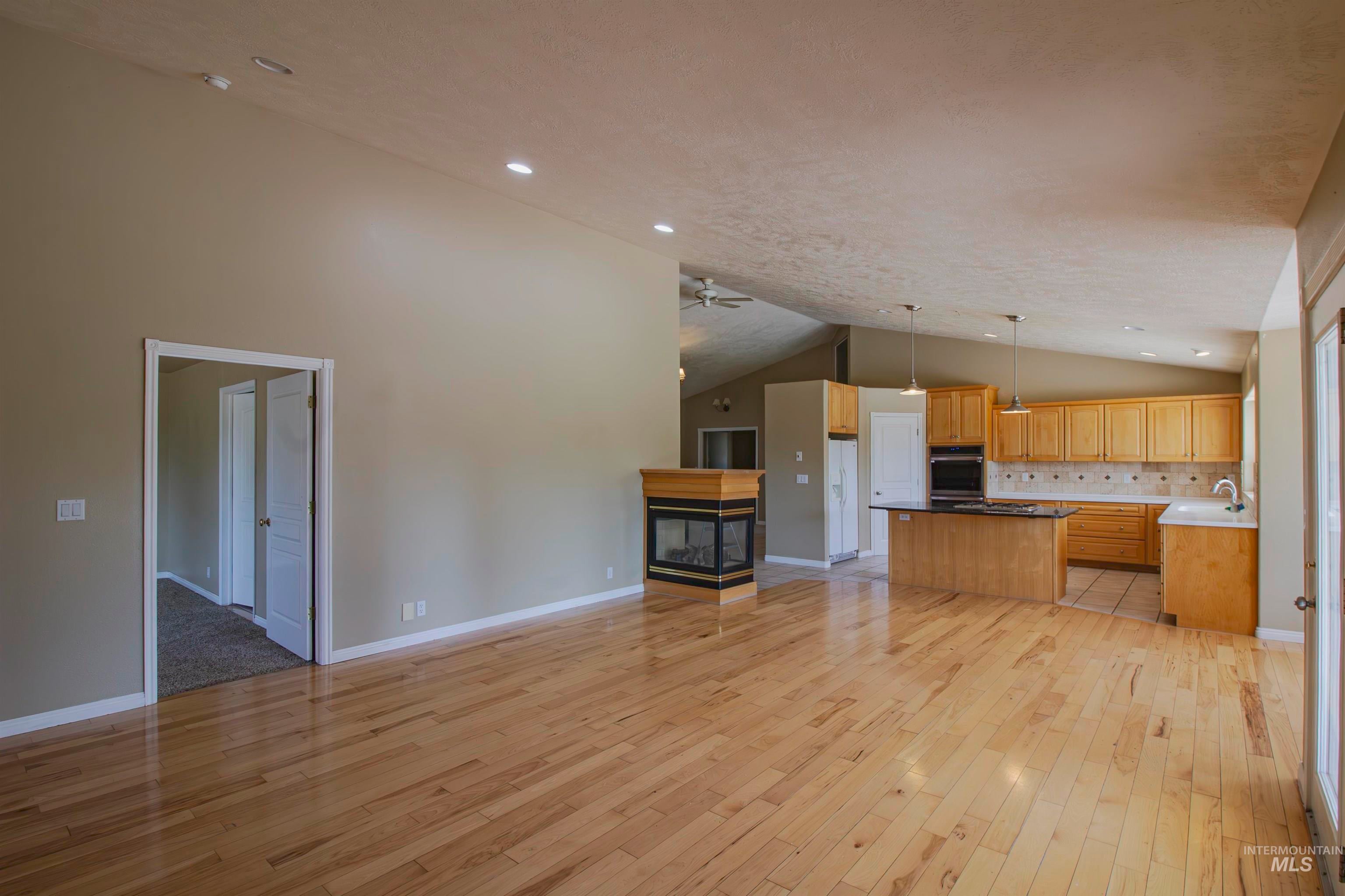 Ontario, Oregon, 97914, United States, 4 Bedrooms Bedrooms, ,3 BathroomsBathrooms,Residential,For Sale,1866488