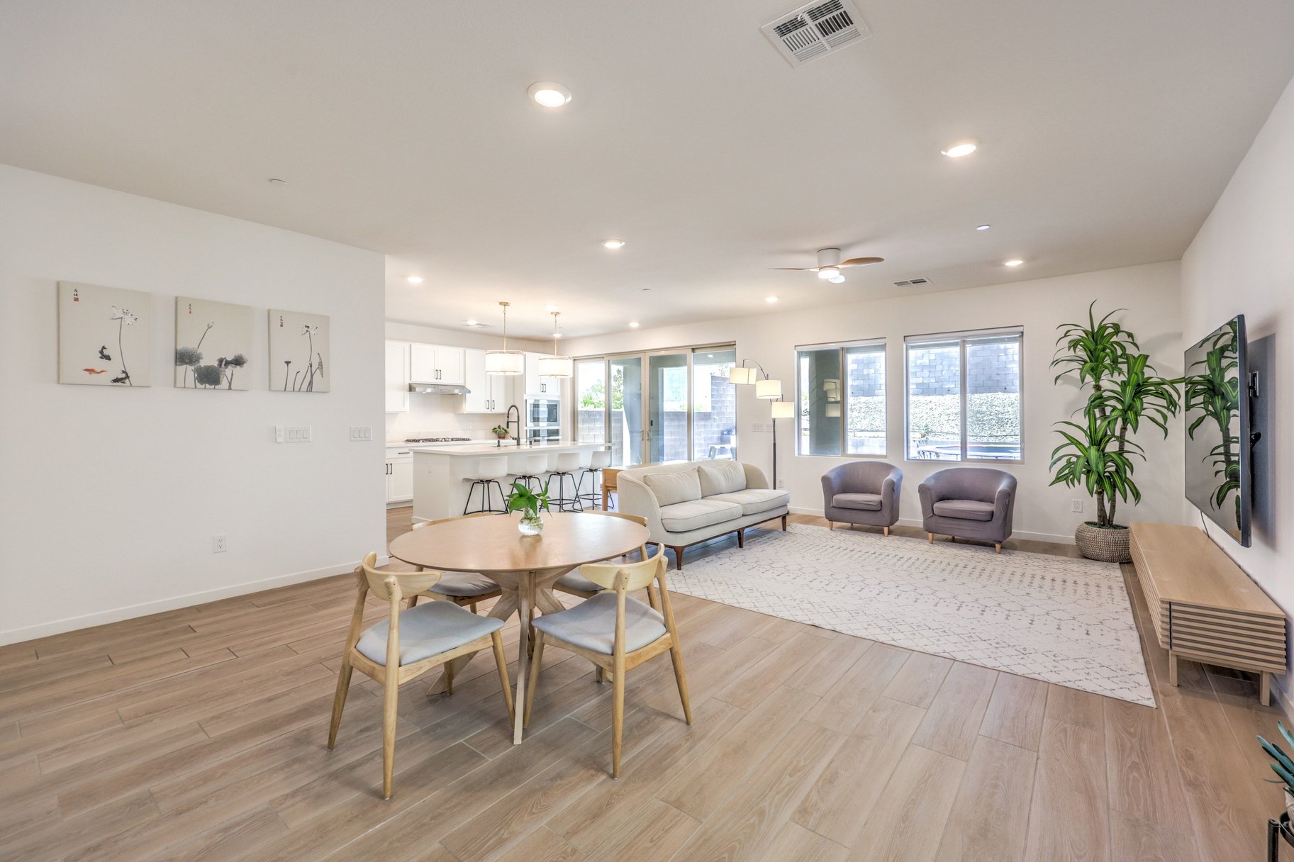  Beautifully Upgraded 2-Story Home in a Gated Community in Summerlin West - 物件實景
