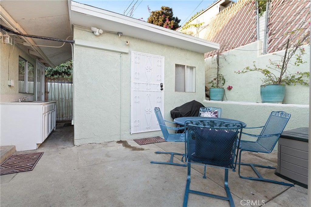 Los Angeles, California, 90063, United States, 3 Bedrooms Bedrooms, ,3 BathroomsBathrooms,Residential,For Sale,1938120