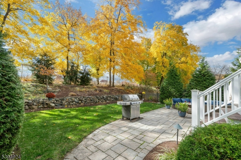 Verona Twp., New Jersey, 07044, United States, 4 Bedrooms Bedrooms, ,3 BathroomsBathrooms,Residential,For Sale,1992064