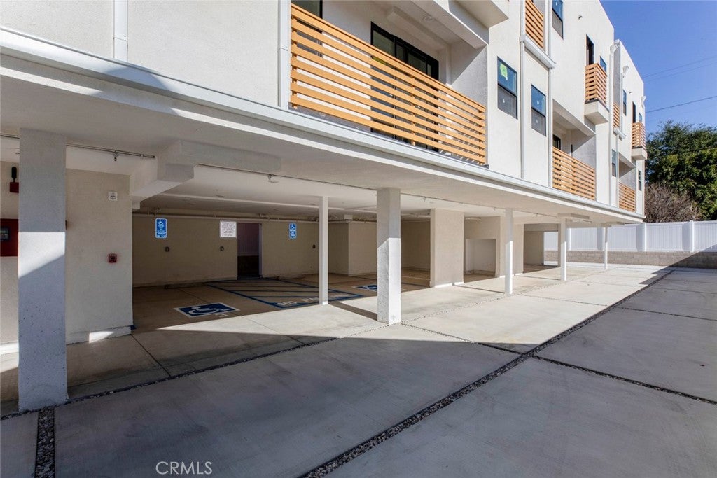 Los Angeles, California, 90027, United States, ,Residential,For Sale,1938959