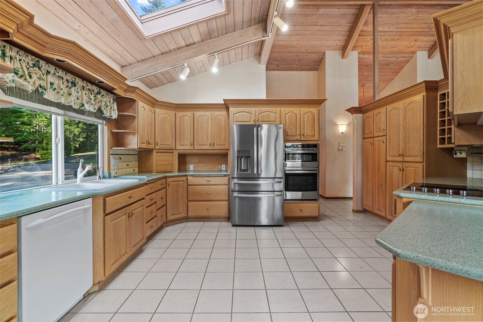 Longview, Washington, 98632, United States, 4 Bedrooms Bedrooms, ,2 BathroomsBathrooms,Residential,For Sale,1908554