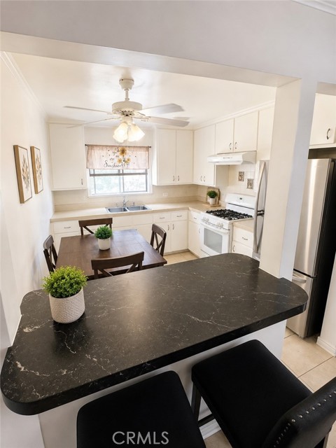 Montebello, California, 90640, United States, 10 Bedrooms Bedrooms, ,6 BathroomsBathrooms,Residential,For Sale,2044755